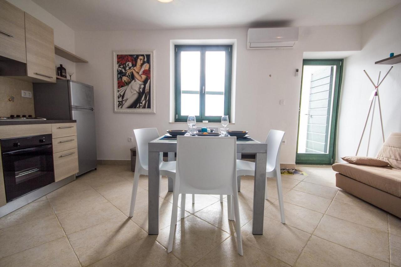 Apartments Umag Center, Seafront With Terrace In Umag Exteriér fotografie
