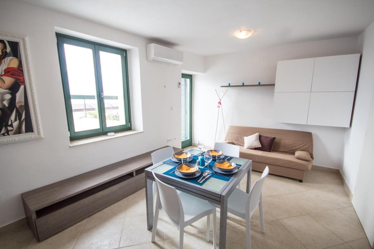 Apartments Umag Center, Seafront With Terrace In Umag Exteriér fotografie