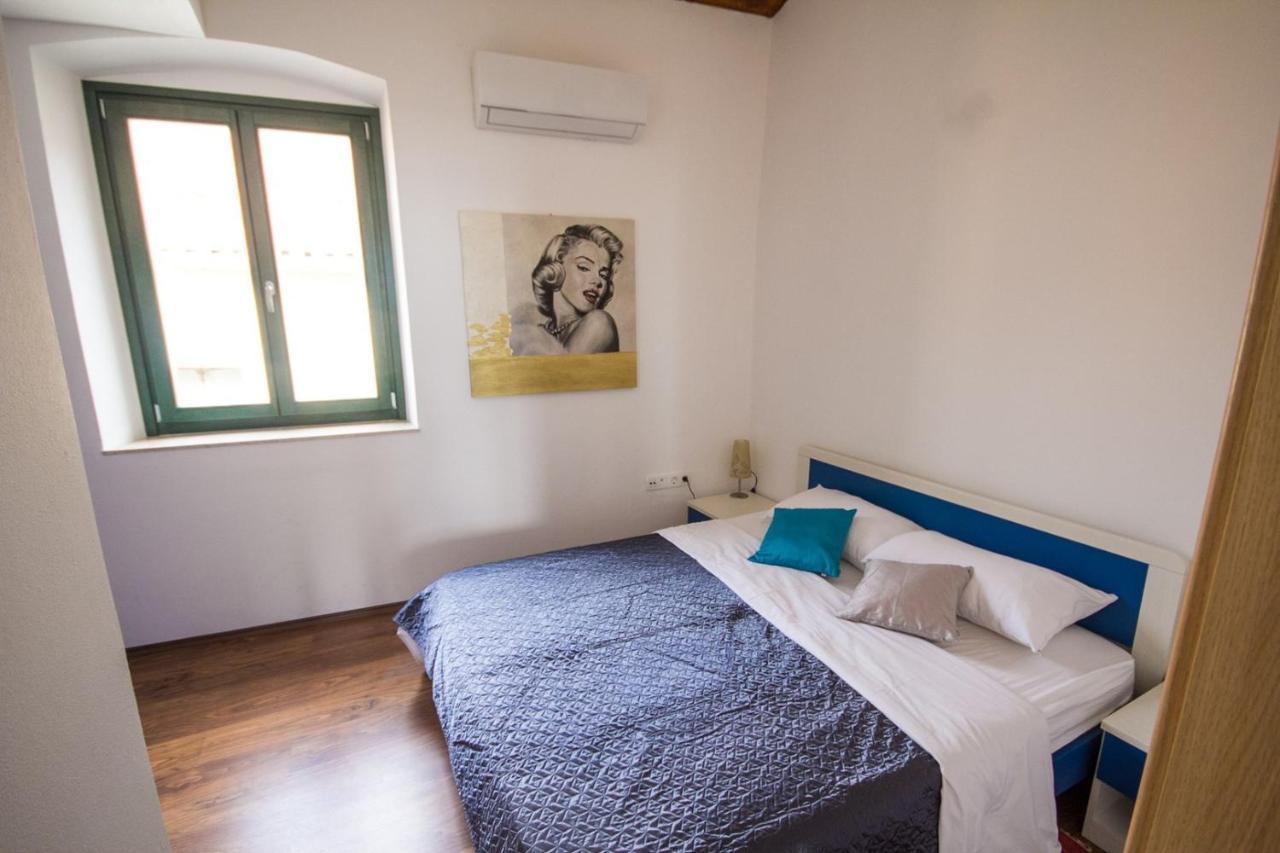 Apartments Umag Center, Seafront With Terrace In Umag Exteriér fotografie
