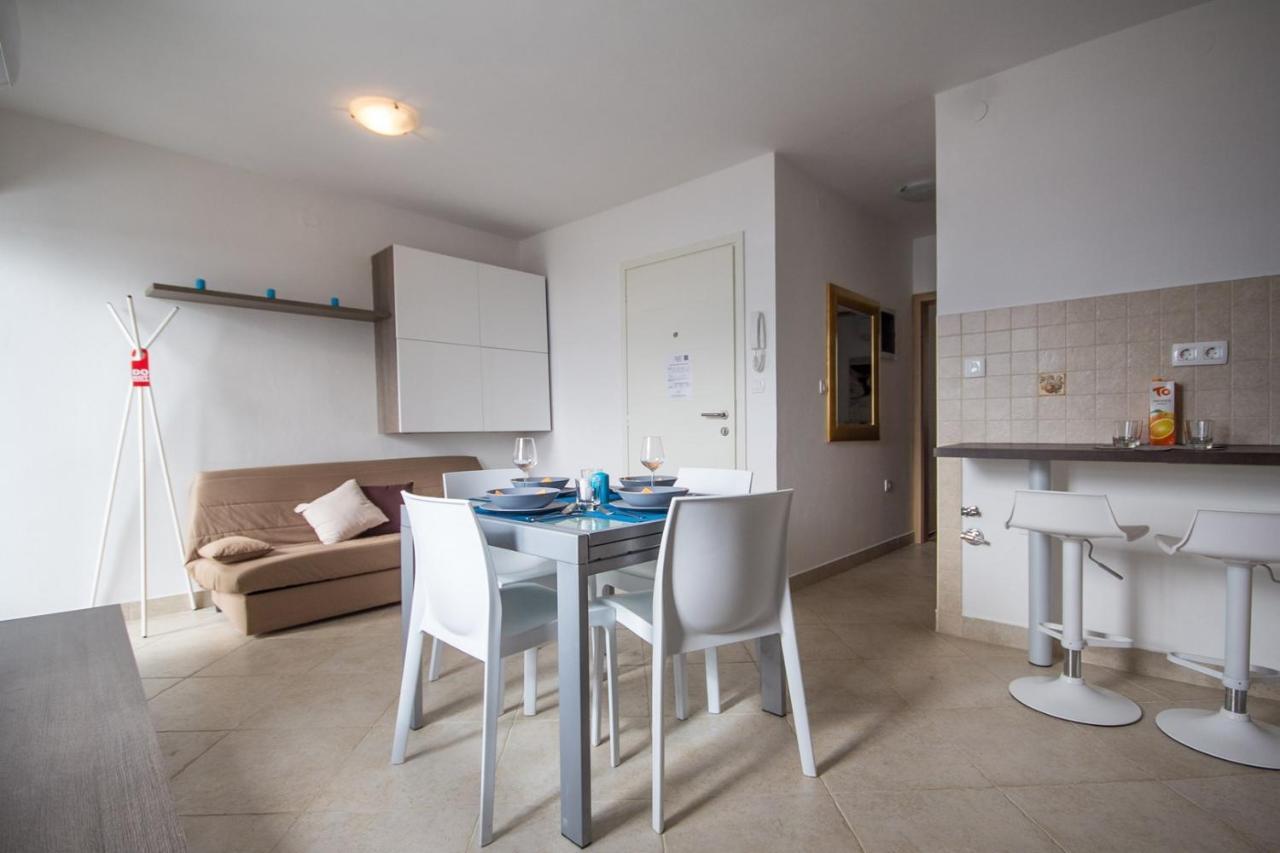 Apartments Umag Center, Seafront With Terrace In Umag Exteriér fotografie