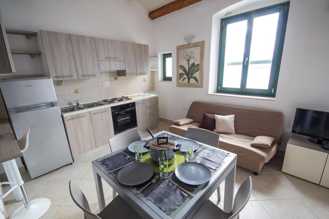 Apartments Umag Center, Seafront With Terrace In Umag Exteriér fotografie