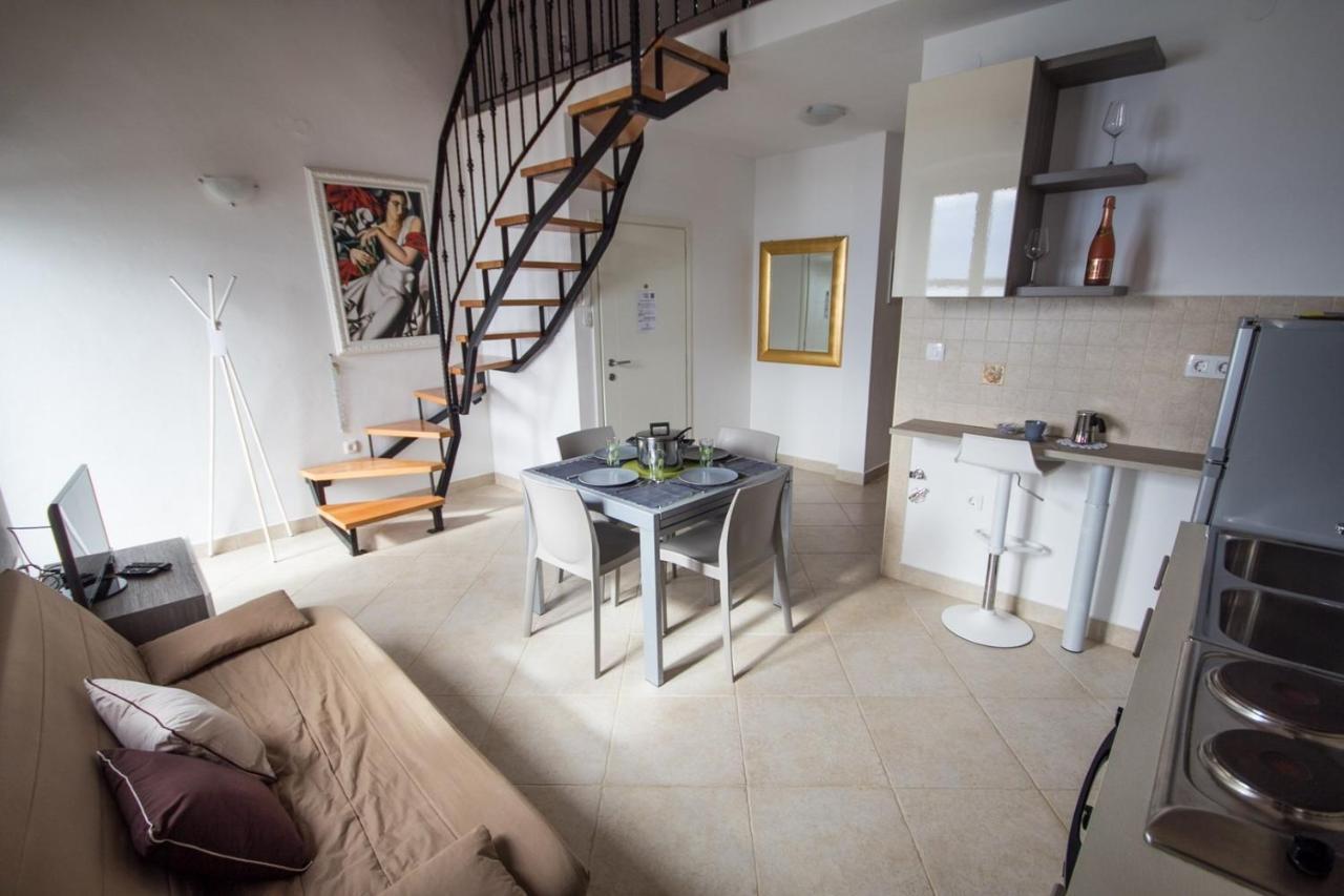 Apartments Umag Center, Seafront With Terrace In Umag Exteriér fotografie