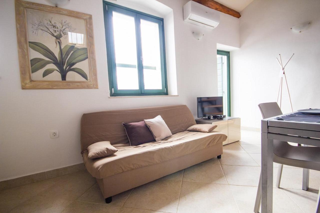 Apartments Umag Center, Seafront With Terrace In Umag Exteriér fotografie